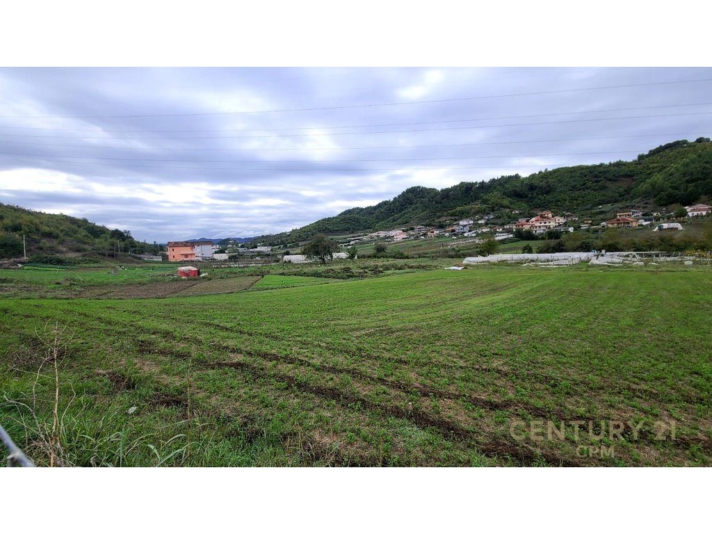 Tokë per ndertim per shitje në PrushTiranë - 405000€ | 4650 m²