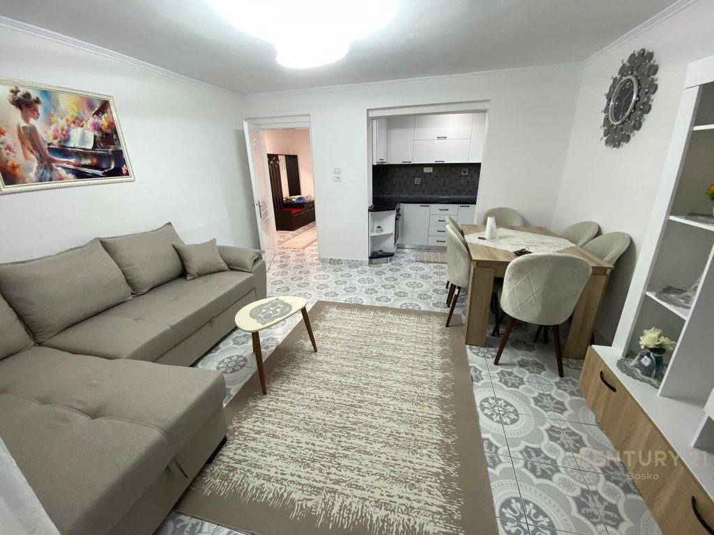 Apartament 2+1 per Qira ne Rrugen Ferit Xhajko ,!