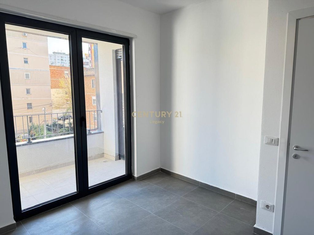 Jepen me Qira 1 Apartamente – Rruga Karl Gega, Tiranë Kompleksi LURA