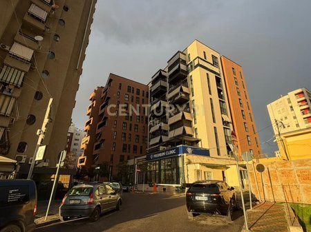 SHITET APARTAMENT 2+1 TEK RRUGA E KOSOVAREVE