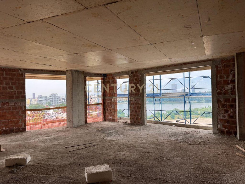 Apartament modern 2+1+2 pranë Liqenit Artificial dhe Liqenit të Thatë