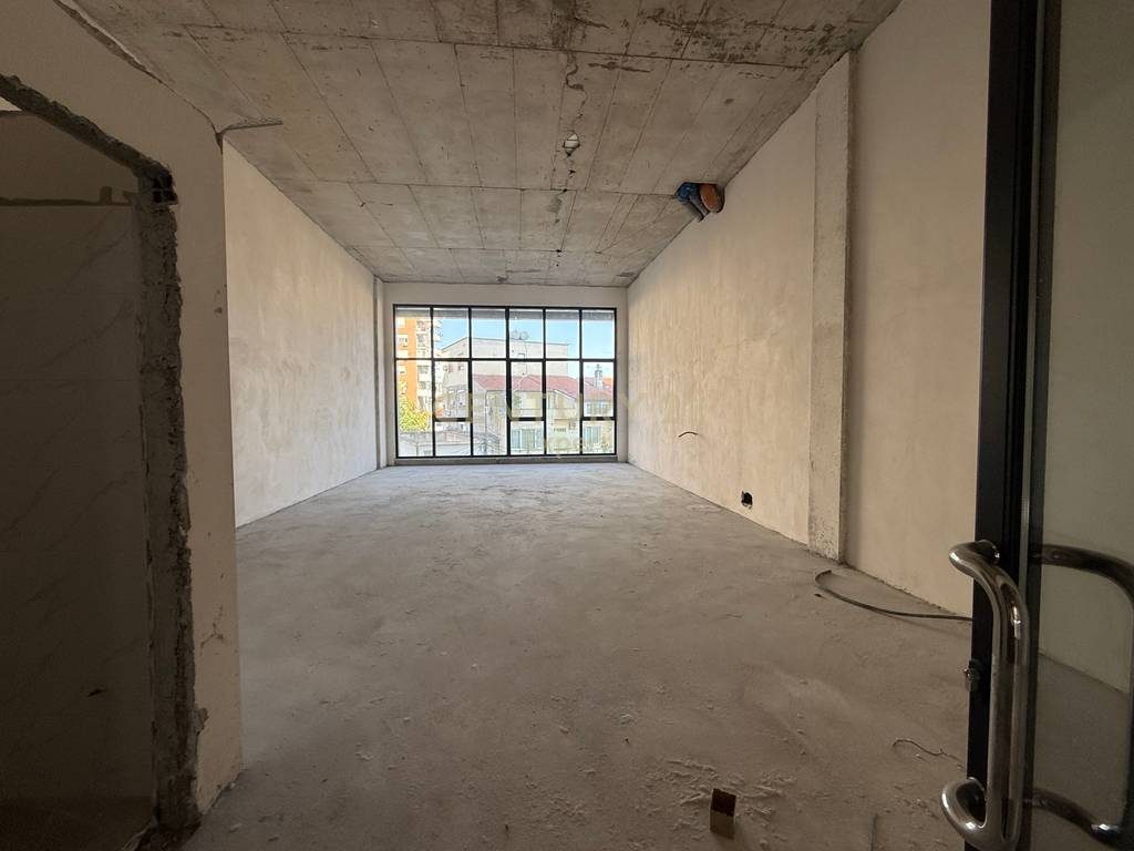 JAPIM ME QIRA AMBIENT KOMERCIAL NE VASIL SHANTO - SPRING RESIDENCE!