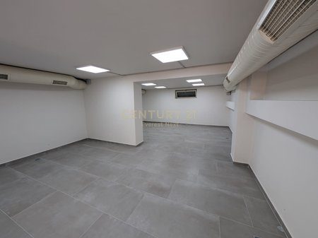 JAPIM ME QIRA AMBIENT KOMERCIAL NE VASIL SHANTO - SPRING RESIDENCE!