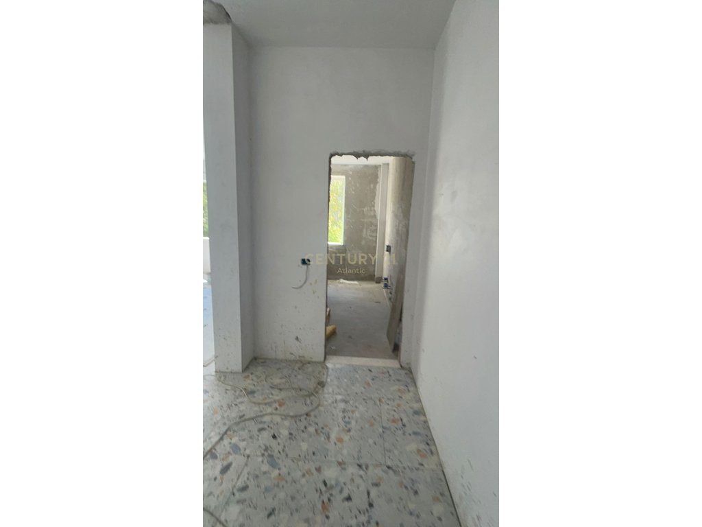 Apartament me lokacion fantastik dhe pamje deti 1+1+ballkon Për Shitje në Golem, Durrës -129,195| 78.3m² - Century 21 Al...