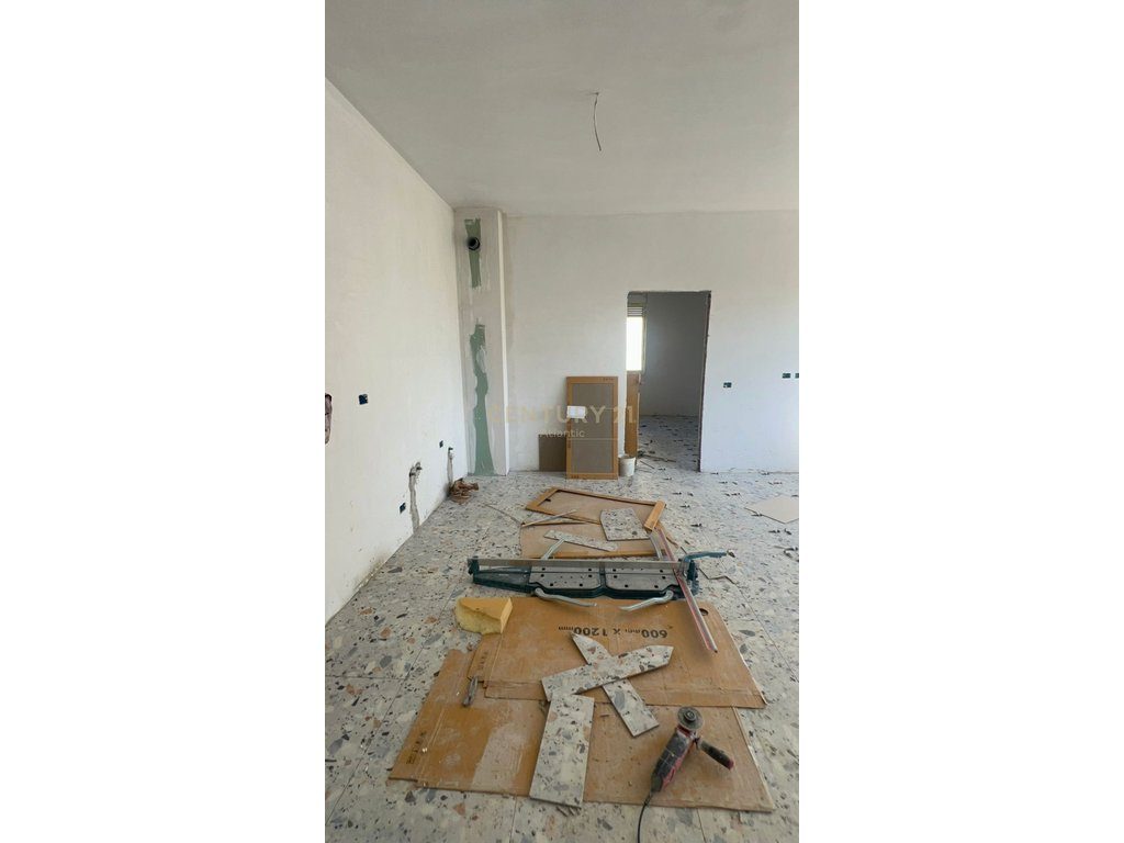 Apartament me lokacion fantastik dhe pamje deti 1+1+ballkon Për Shitje në Golem, Durrës -129,195| 78.3m² - Century 21 Al...
