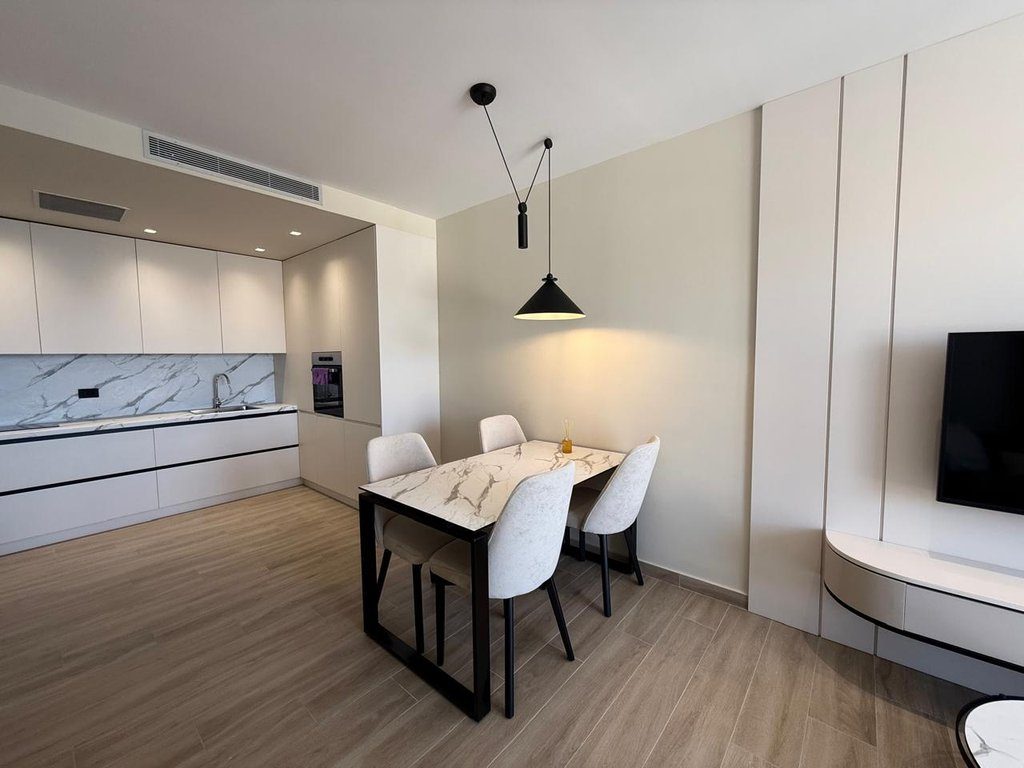 SHESIM APARTAMENT 1+1+ POST PARKIMI ME PAMJE NGA DETI.