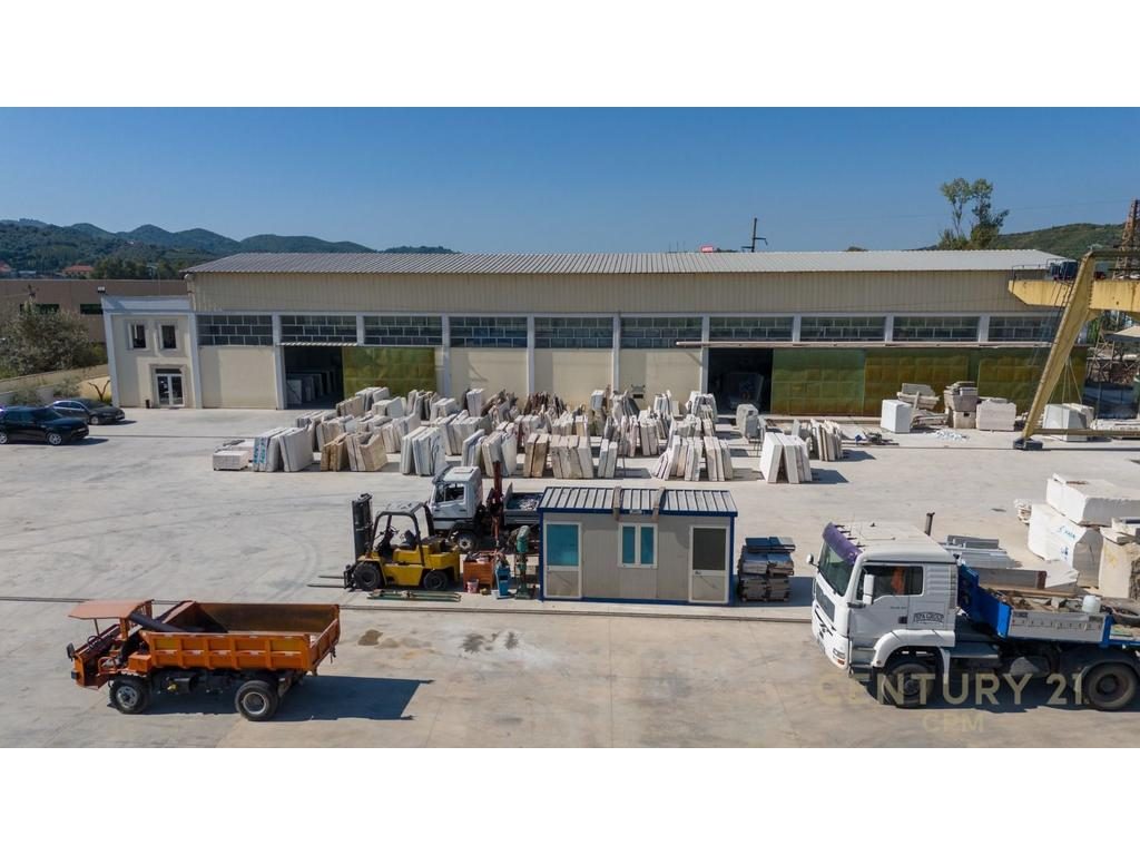Shitet Kapanon Industrial në Autostradën Tiranë–Durrës, km 13 (Vorë)