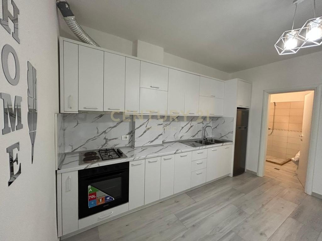 JEPET APARTAMENT ME QERA 1+1 NE GOLEM PRANE HOTEL GRINT 20 M NGA DETI !