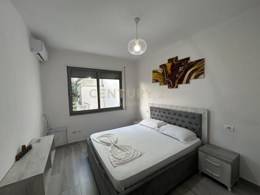JEPET APARTAMENT ME QERA 1+1 NE GOLEM PRANE HOTEL GRINT 20 M NGA DETI !