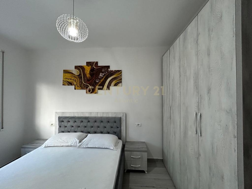 JEPET APARTAMENT ME QERA 1+1 NE GOLEM PRANE HOTEL GRINT 20 M NGA DETI !