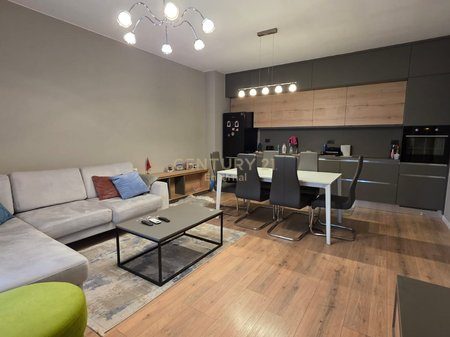 Apartament 2+1 me Verandë për Shitje në Bulevardin e Ri, 147 m²