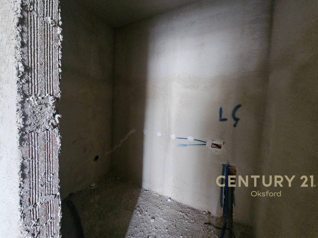 SHITET APARTAMENT 2+1 PLUS LAVANDERI TEK FUSHA E AVIACIONIT!