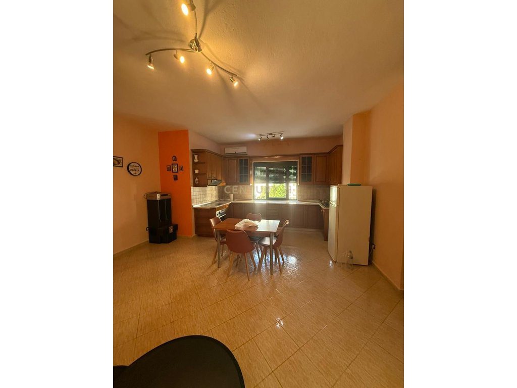Jepet me Qera  apartament 1+1  në Plazh Iliria, Durrës