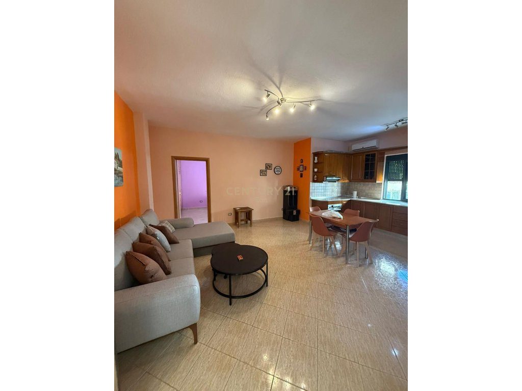 Jepet me Qera  apartament 1+1  në Plazh Iliria, Durrës