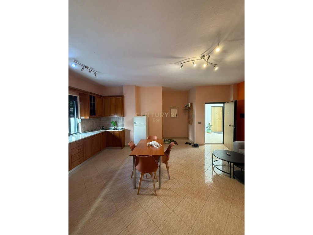 Jepet me Qera  apartament 1+1  në Plazh Iliria, Durrës