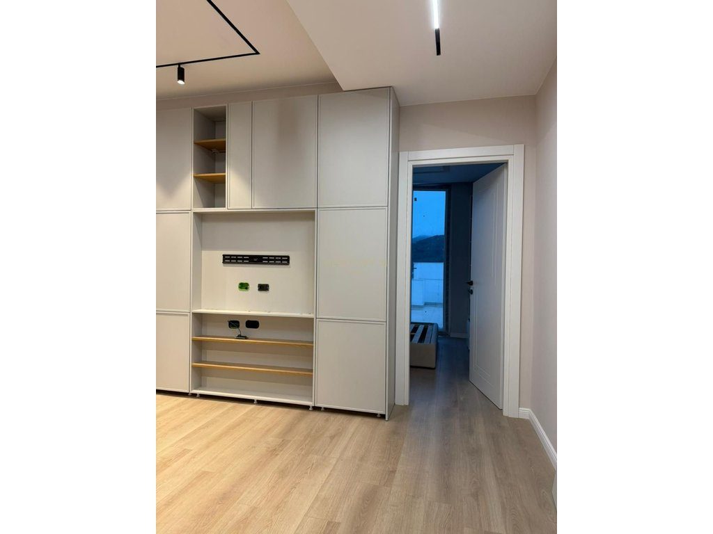 SHITET SUPER PENTHOUSE 3+2+2 NE " LUNGOMARE 1" !!