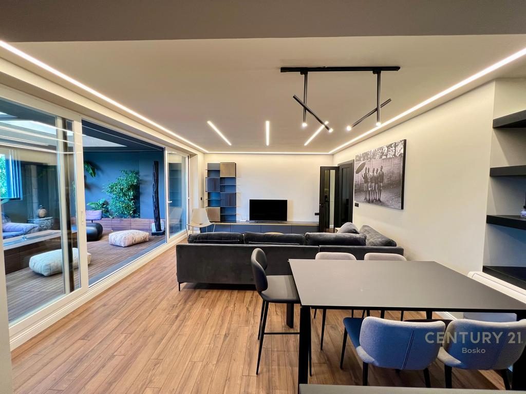 Long Hill Residence, jepet me qira Apartament 3+1+3 me 2 poste parkimi