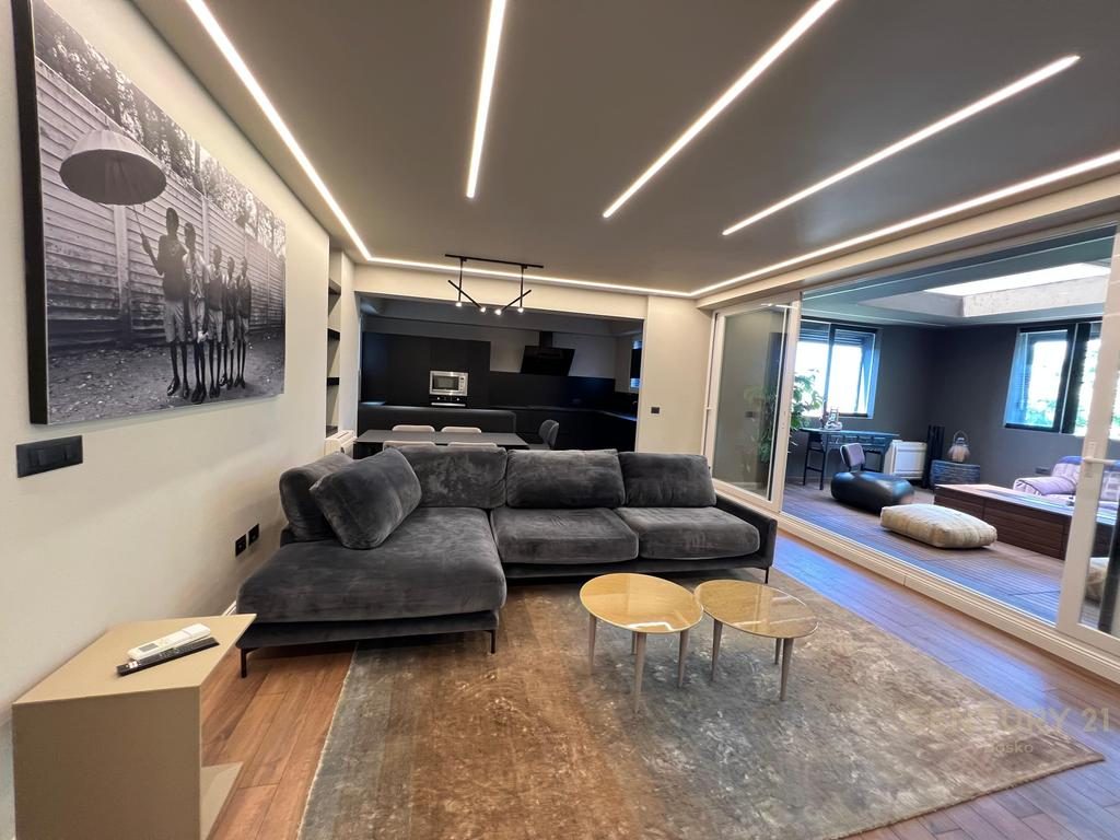 Long Hill Residence, jepet me qira Apartament 3+1+3 me 2 poste parkimi