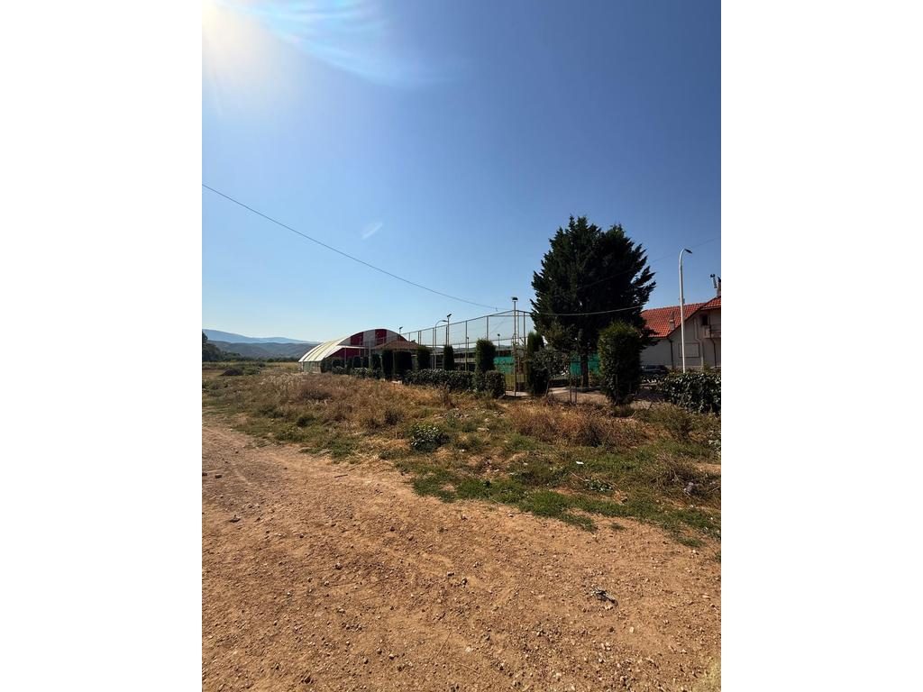 TOKË TRUALL ME MUNDËSI NDËRTIMI – INVESTIM I SIGURT NË POGRADEC, RRUGA E DRILONIT