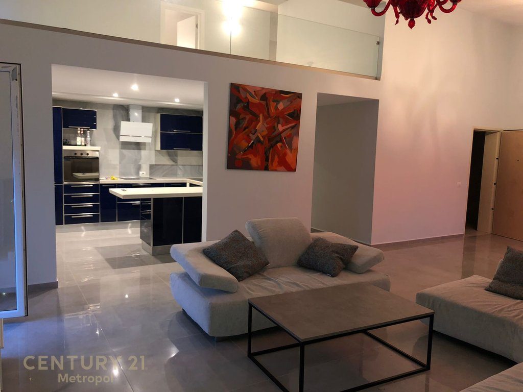 PENTHOUSE PER SHITJE TEK LIQENI I THATE!