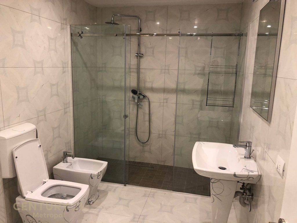 PENTHOUSE PER SHITJE TEK LIQENI I THATE!