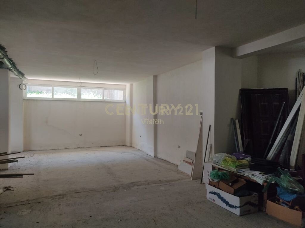 Ambient biznesi  me qira afër Rruges se Gjanë, Shkodër  | 191 m²