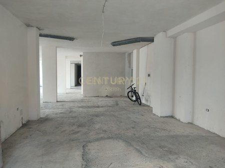 Ambient biznesi  me qira afër Rruges se Gjanë, Shkodër  | 191 m²