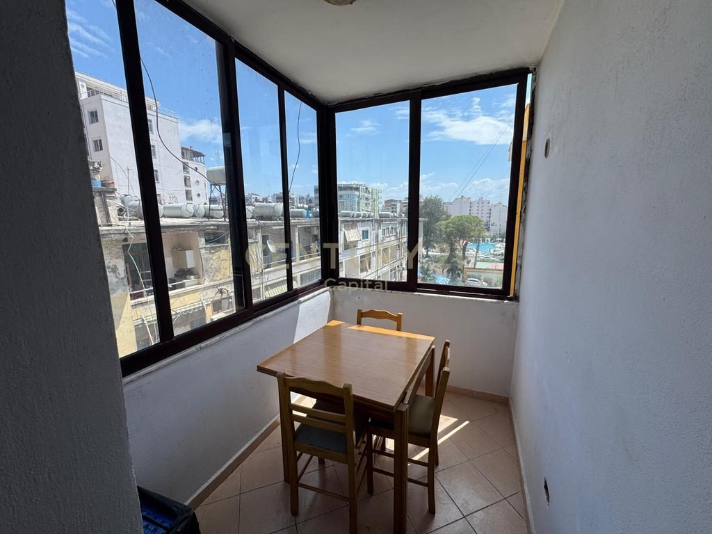 Shiten 2 garsoniere te Hotel Adriatiku Durres !