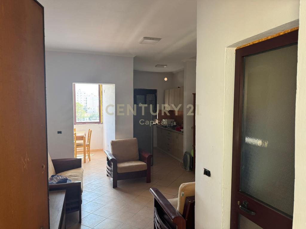 Shiten 2 garsoniere te Hotel Adriatiku Durres !