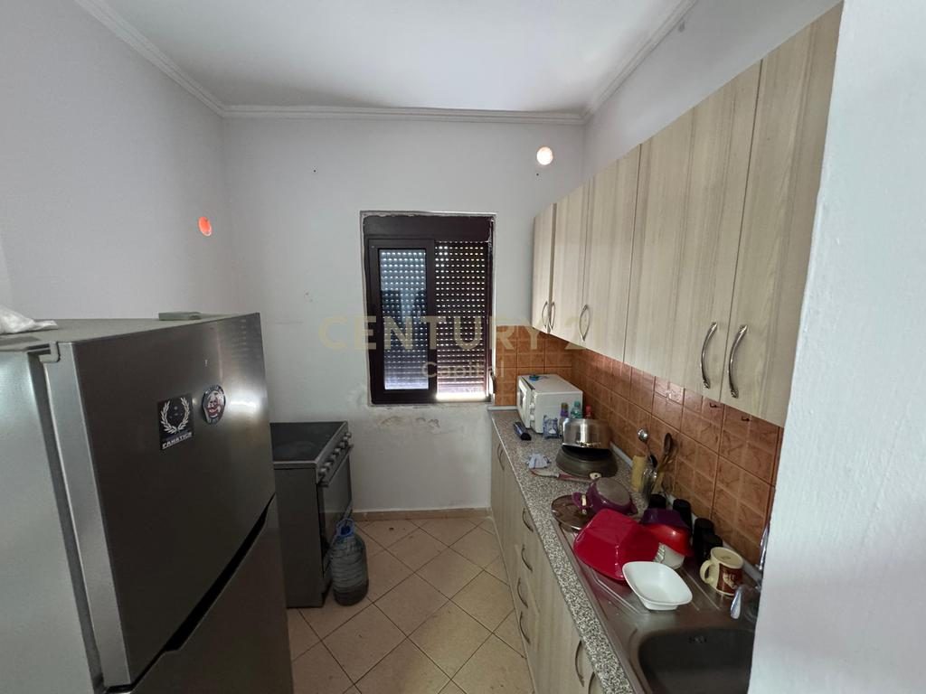 Shiten 2 garsoniere te Hotel Adriatiku Durres !