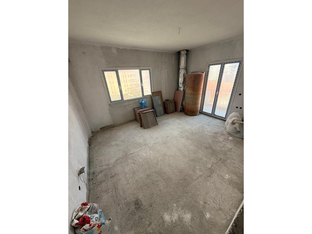 MUNDËSI UNIKE NË POGRADEC – APARTAMENT ME PAMJE NGA LIQENI!!!!