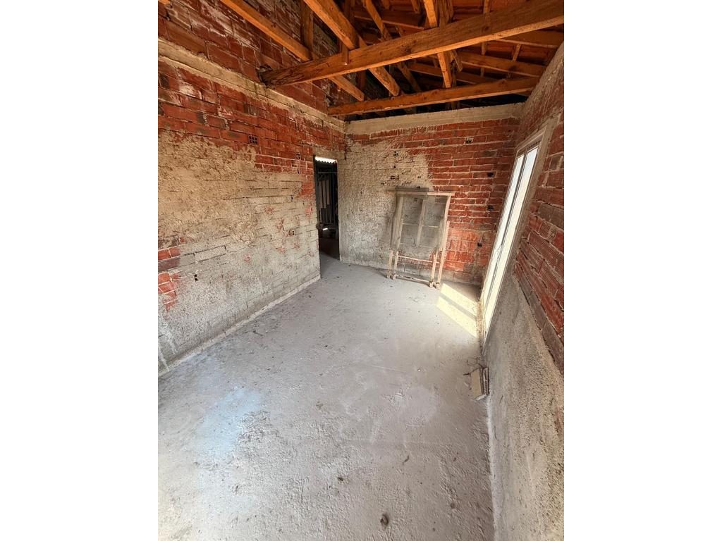 APARTAMENT  213.3 M2 NË SHITJE – RRUGA E VOLOREKËS, 3 MIN NGA LIQENI