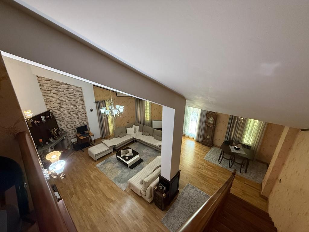 SHITET Duplex Luksoz 3 + 1 + 2 + verandë + post parkimi tek Liqeni i Thate !