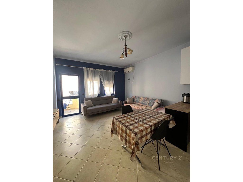 Apartament per shitje  1+1 në plazhin e Golemit!