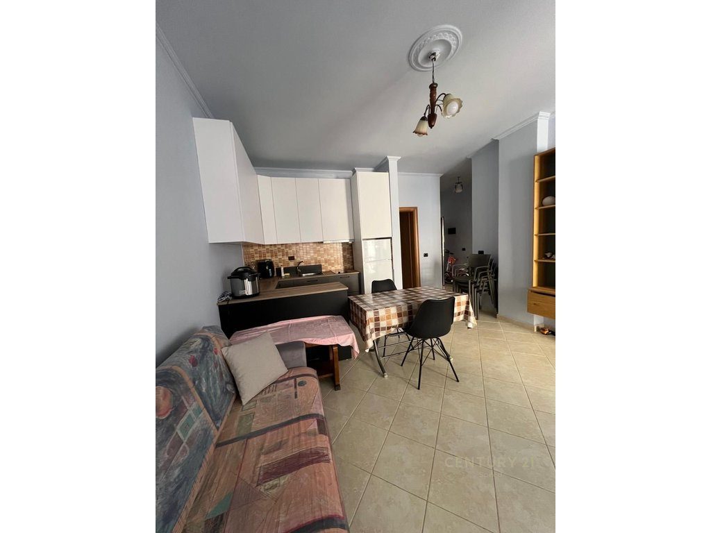 Apartament per shitje  1+1 në plazhin e Golemit!