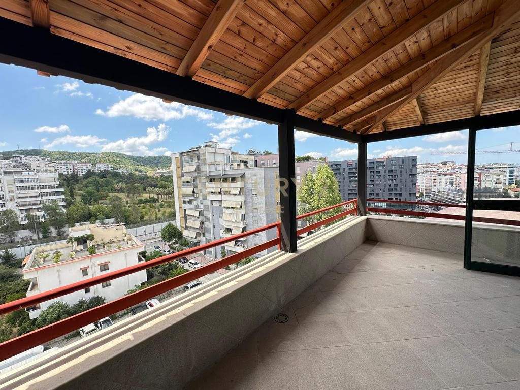 KOMPLEKSI DINAMO, SHESIM PENTHOUSE LUKSOZ