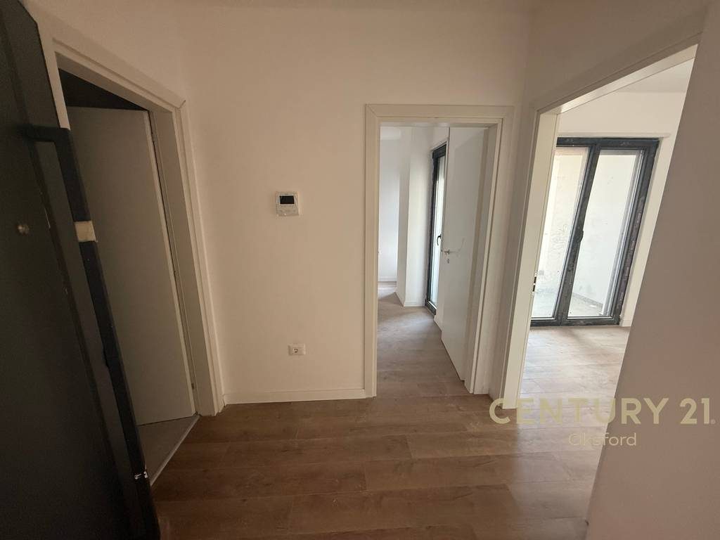 JAPIM ME QIRA AMBIENT ZYRASH+POST PARKIMI, TEK KOMUNA E PARISIT!