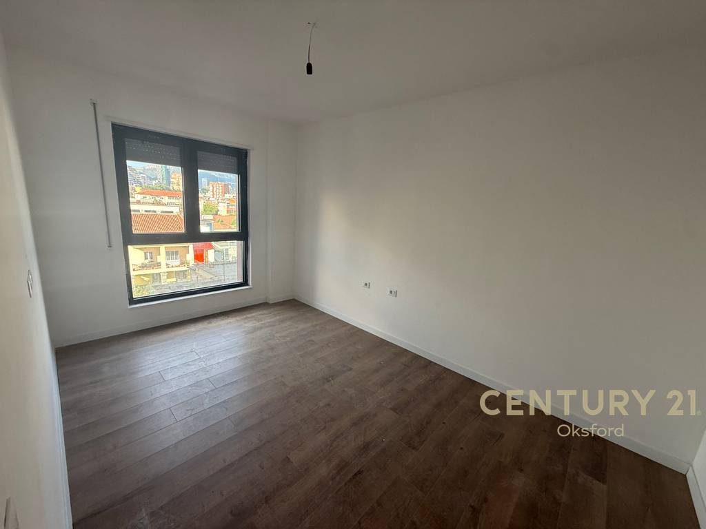 JAPIM ME QIRA AMBIENT ZYRASH+POST PARKIMI, TEK KOMUNA E PARISIT!