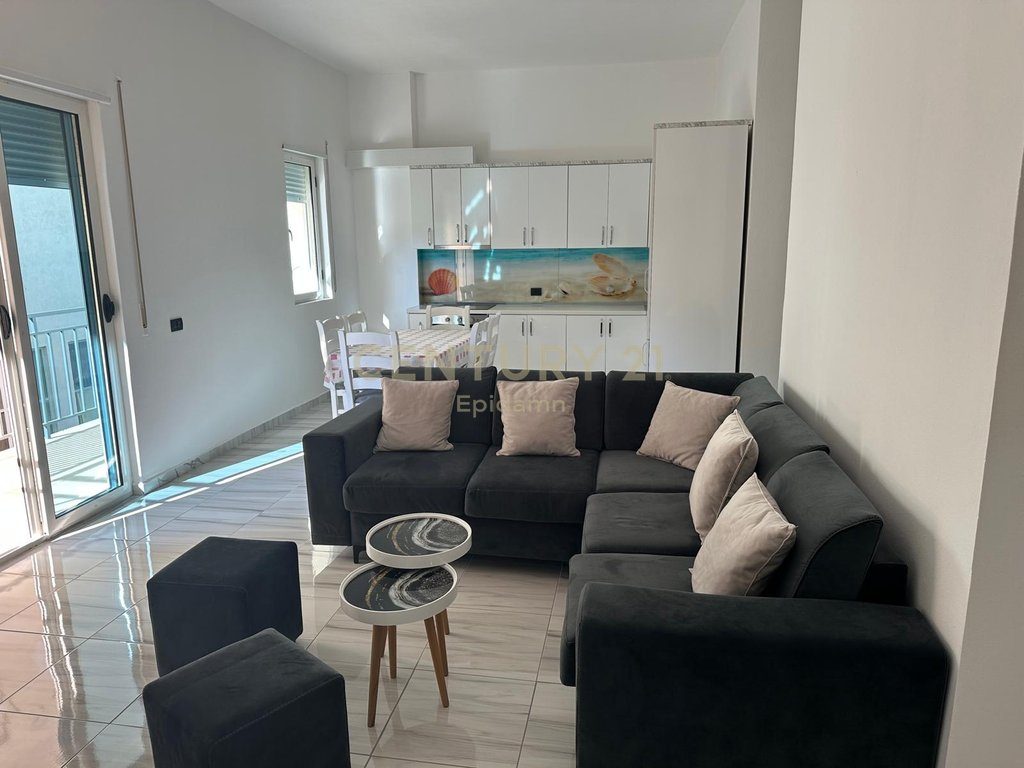 Apartament 2+1 i Mobiluar në Shkëmbin e Kavajës, 104 m²  !!