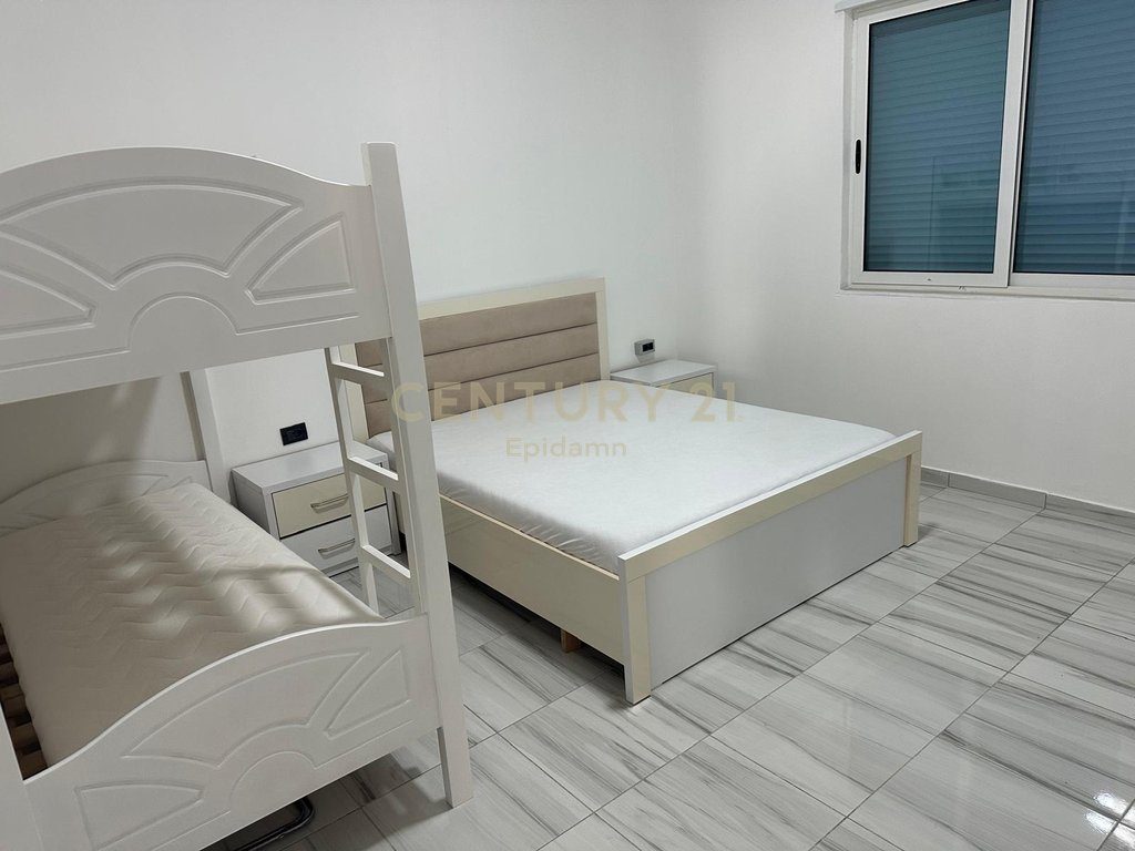 Apartament 2+1 i Mobiluar në Shkëmbin e Kavajës, 104 m²  !!