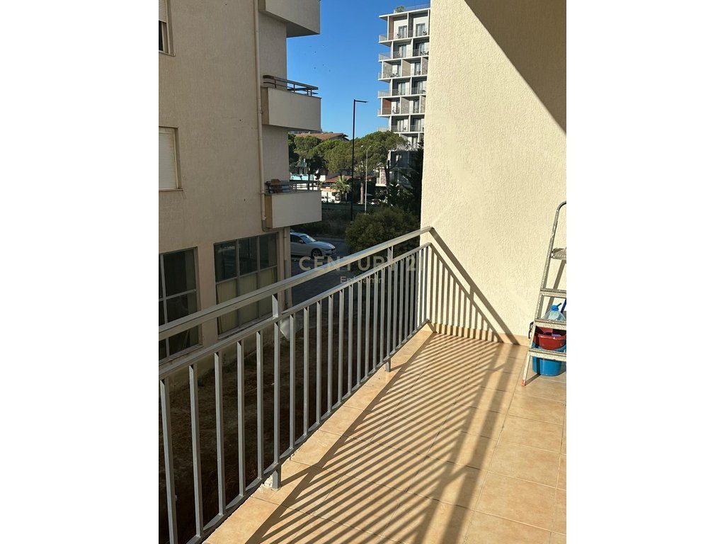 Apartament 2+1 i Mobiluar në Shkëmbin e Kavajës, 104 m²  !!