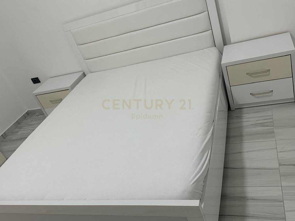 Apartament 2+1 i Mobiluar në Shkëmbin e Kavajës, 104 m²  !!