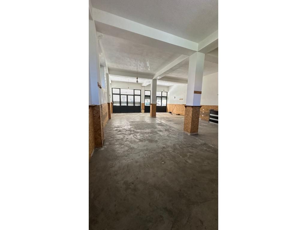 NJËSIA TREGTARE PËR LEKURË – VENDI I PËRSHTATSHËM PËR ZYRA APO DYQAN!!!