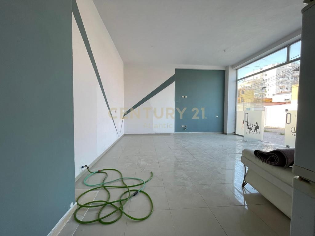 Ambient Komercial 60m2 Për Shitje Ne Plazh Durrës - 110000€