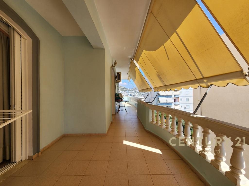 SHITET APARTAMENT NE SARANDE 3+1+2 ME GARAZHD