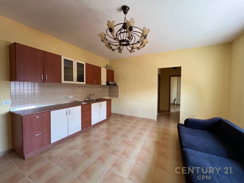 Apartament 3+1 per qira!