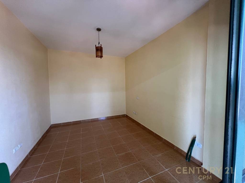 Apartament 3+1 per qira!