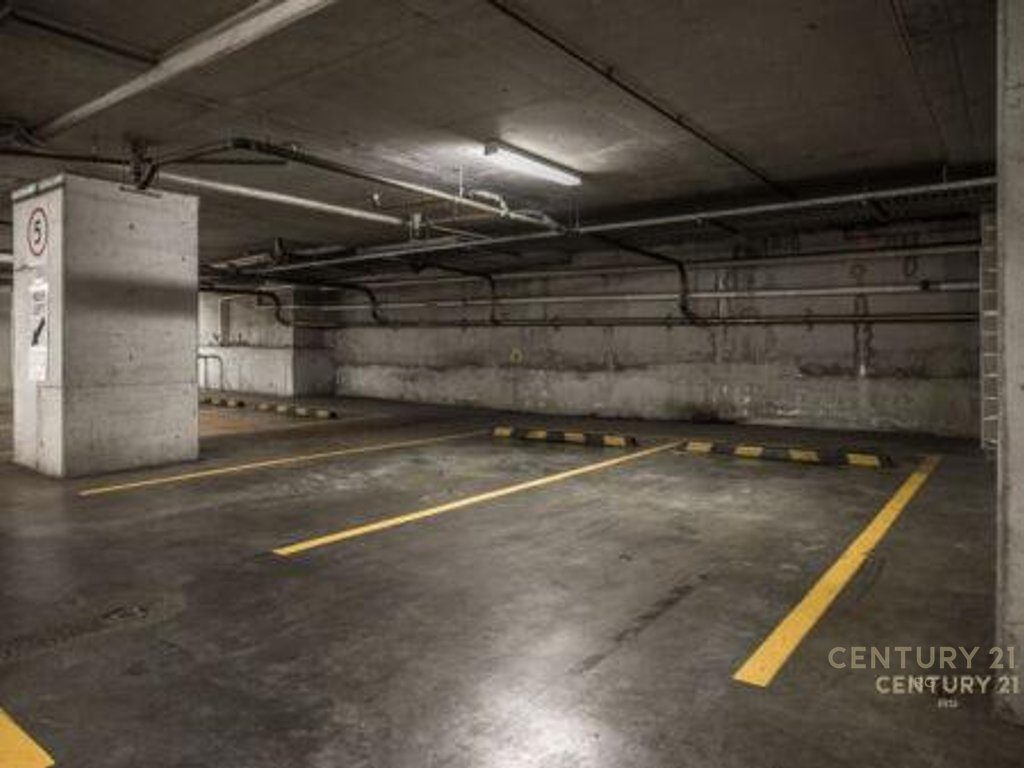 Shitet Parkim në Katin 0 në Rrugën Rrapo Hekali, Tiranë