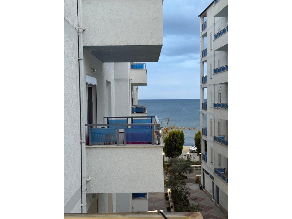 Shitet apartament 1+1 në Tushemisht, Pogradec – me pamje nga liqeni