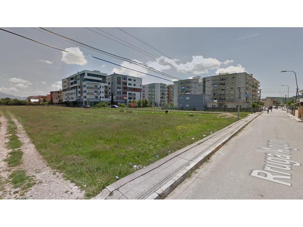 Jepet Tokë me Qera prane Univers City